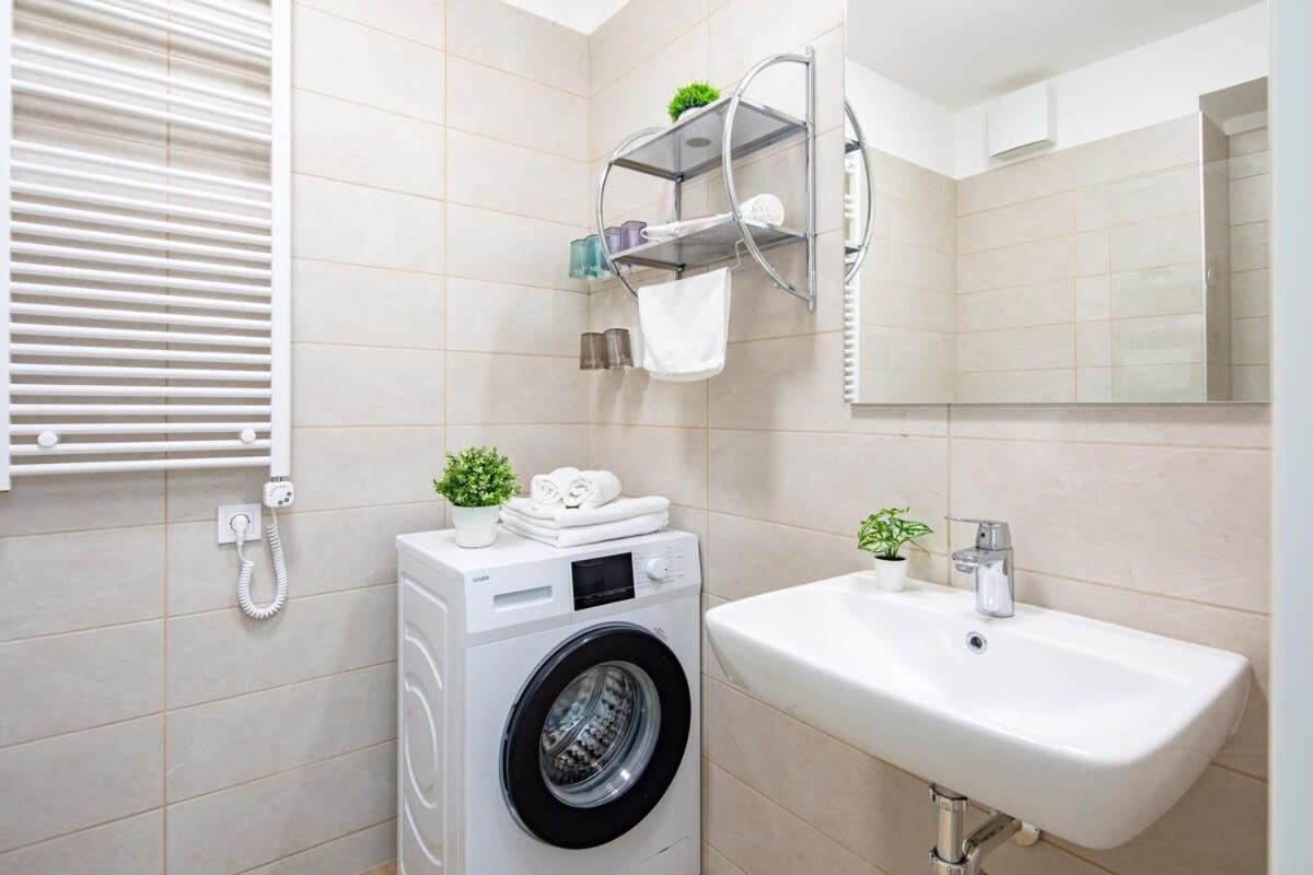 דירות בודפשט Free Parking - Balcony - Sunny - New מראה חיצוני תמונה